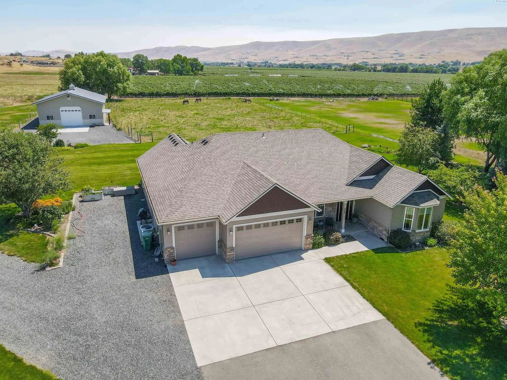 12115 Paige Ln, Prosser