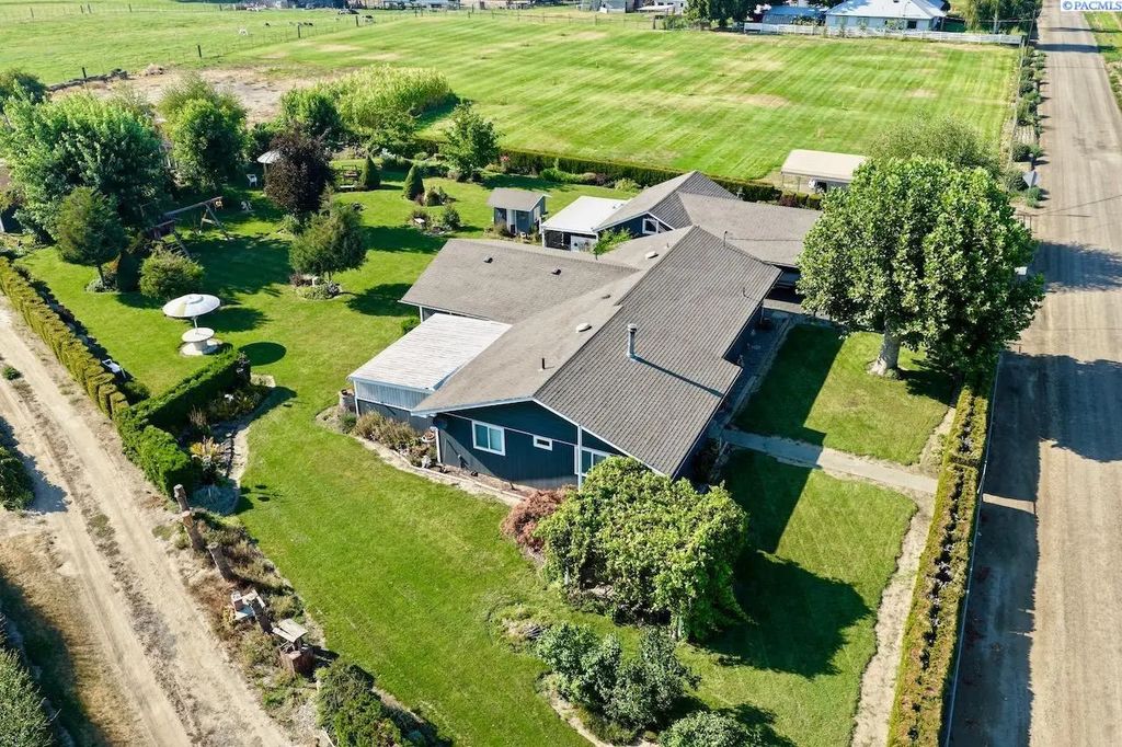 400 Dayton Rd., Grandview