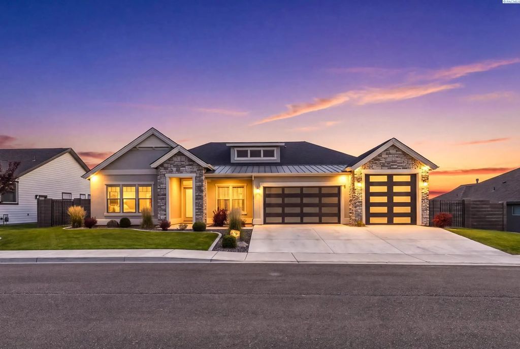 2319 Skyview Loop, Richland