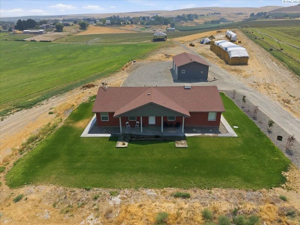 200115 E Game Farm Rd, Kennewick