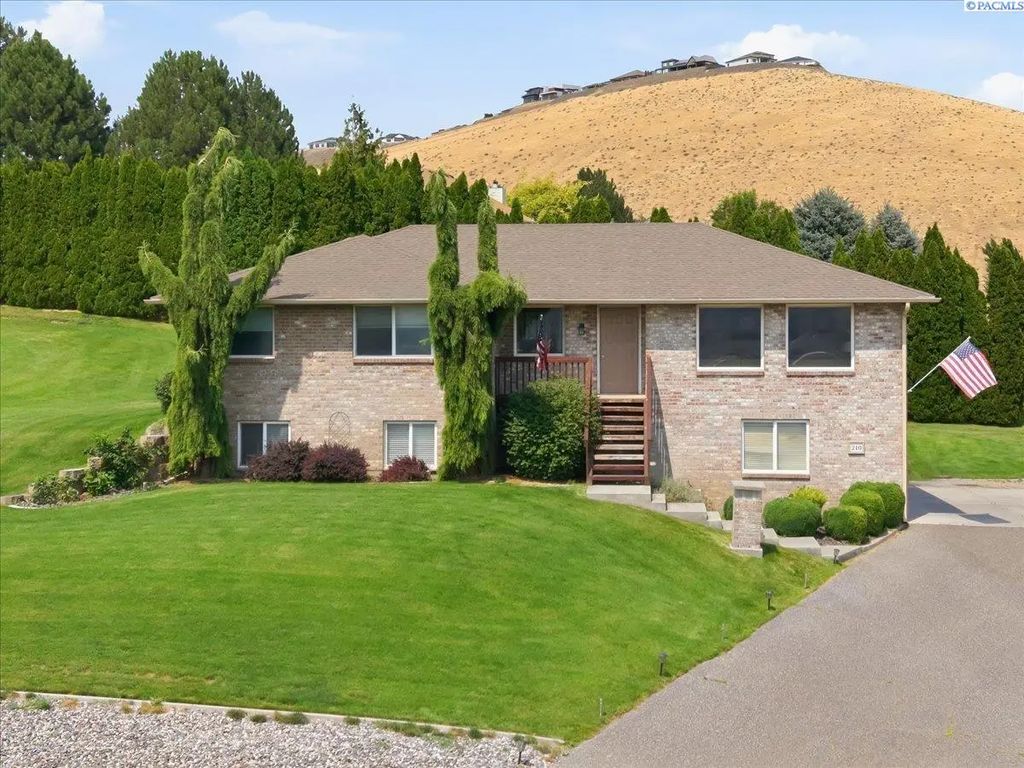 210 Rachel Rd, Kennewick