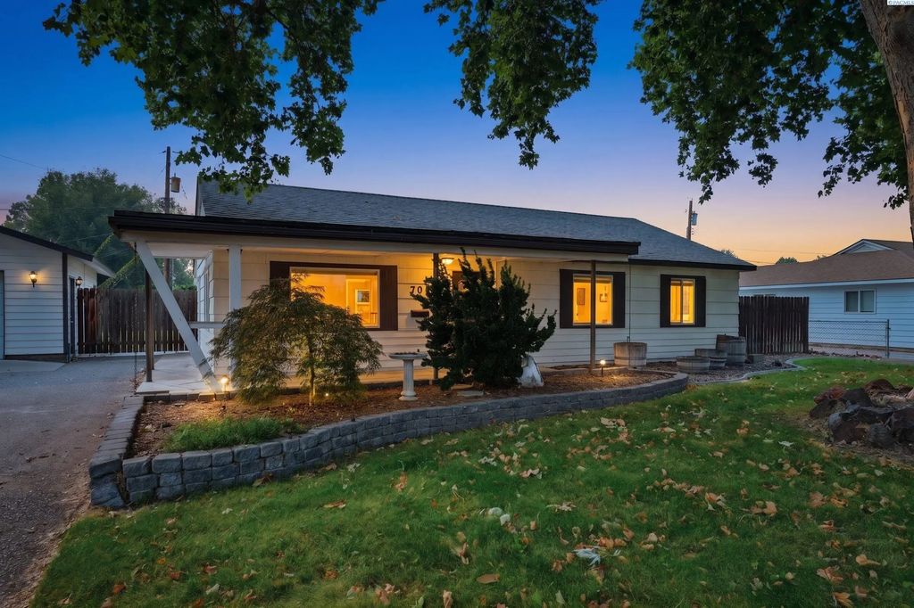 704 Birch Ave, Richland