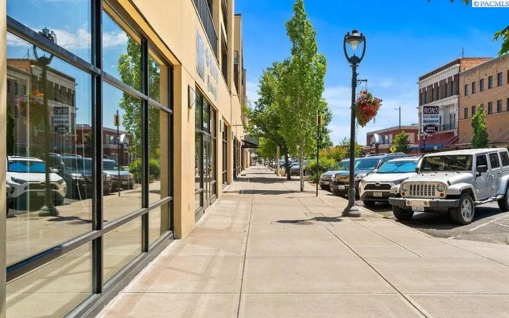 17 N 3rd St 102, Yakima