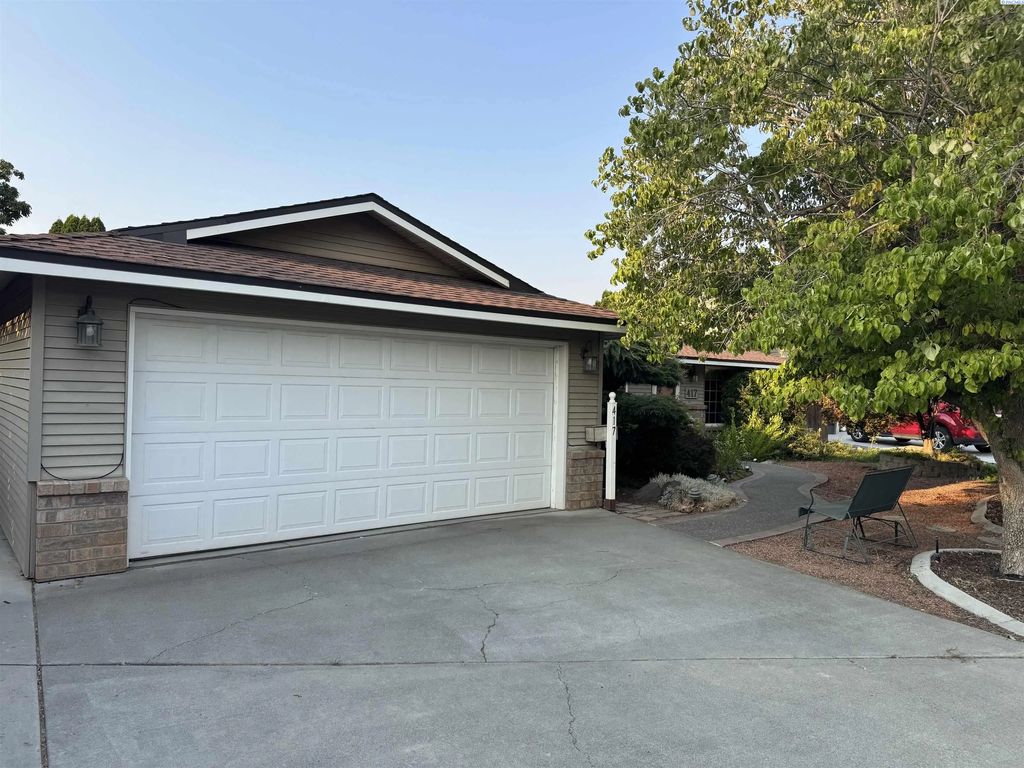 417 S Tweedt Pl, Kennewick