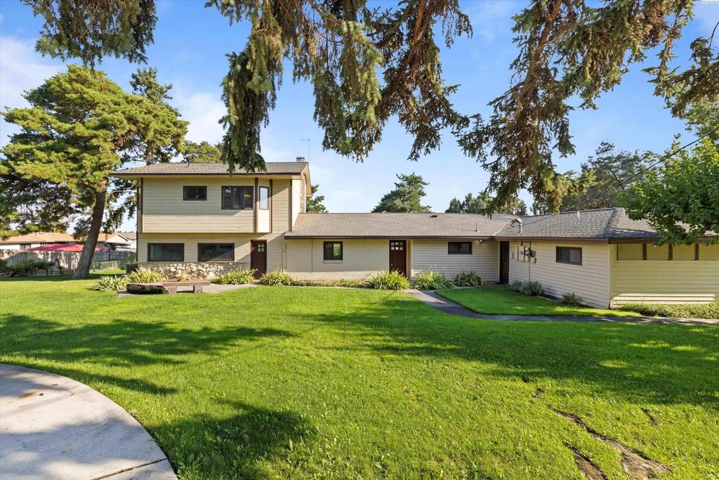 1229 N Yost, Kennewick