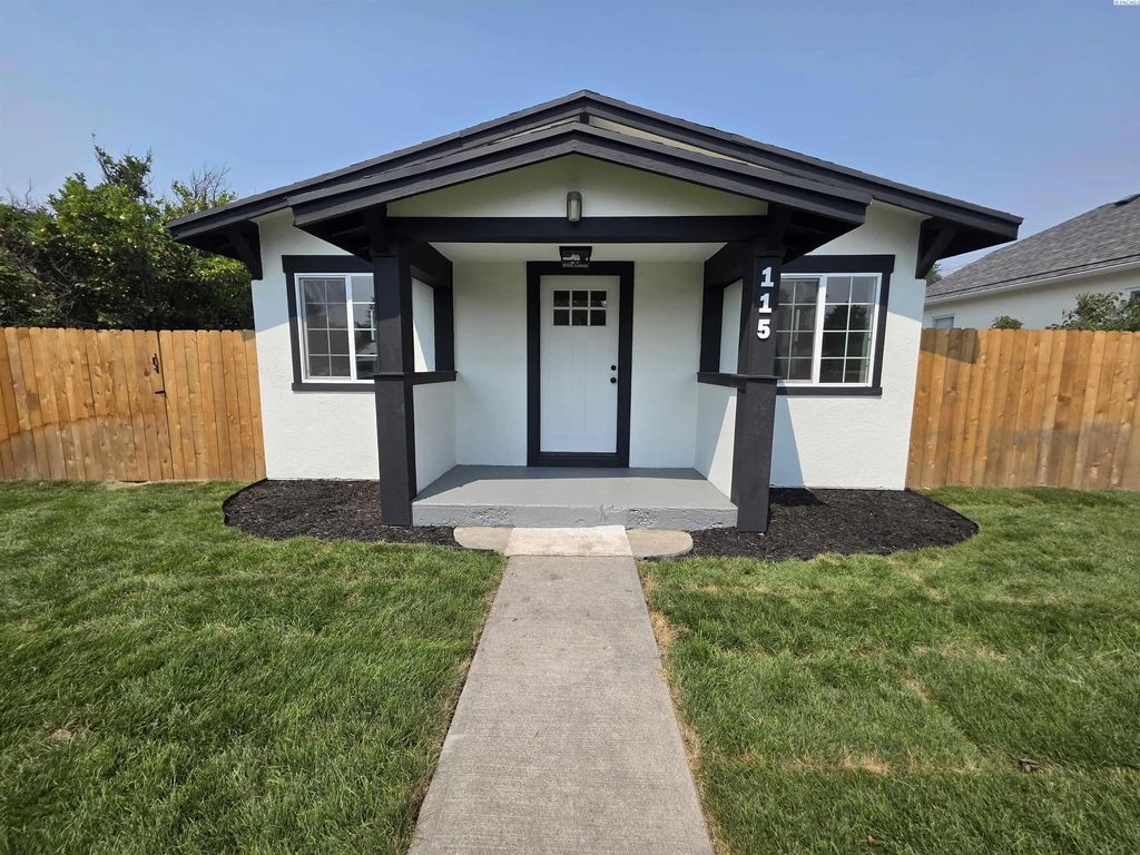 115 E 1st Ave, Kennewick