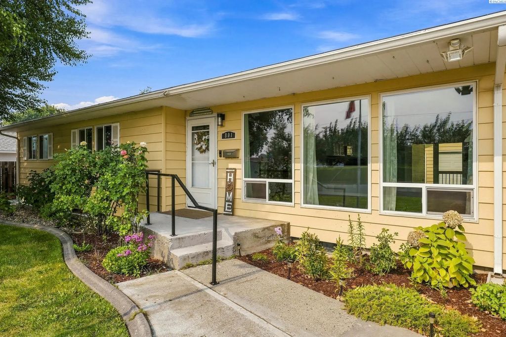 801 Birch Ave, Richland