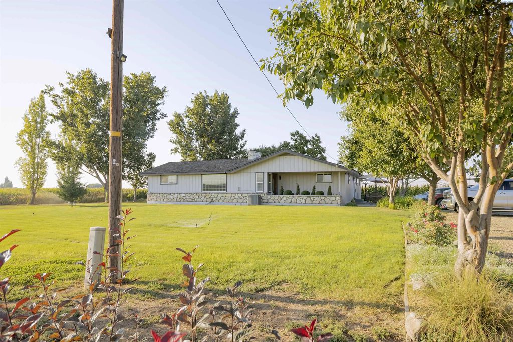 691 Van Belle Rd, Granger