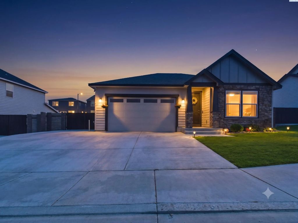 7889 Blanchard Lp, West Richland