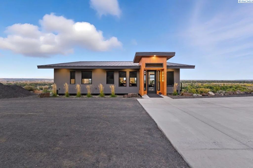 1880 Artemis Rdg, West Richland