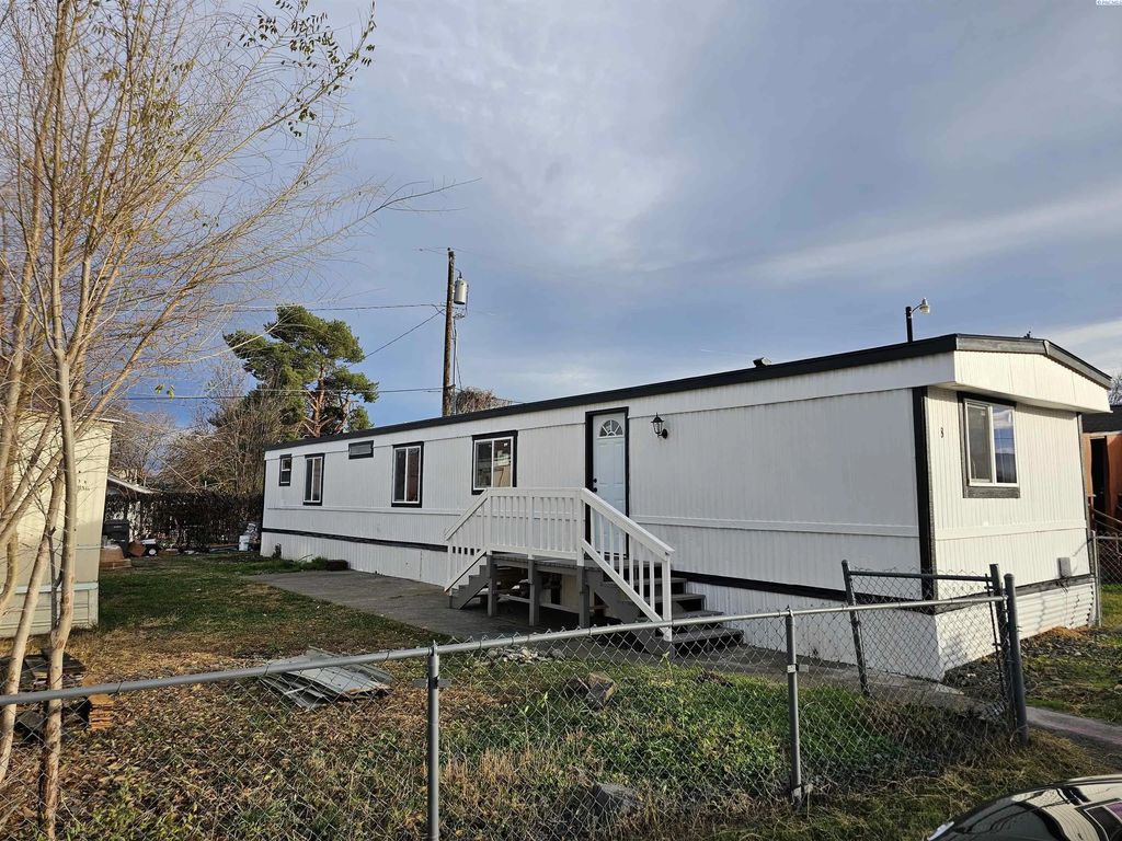 1421 South Cedar Street #8 8, Kennewick