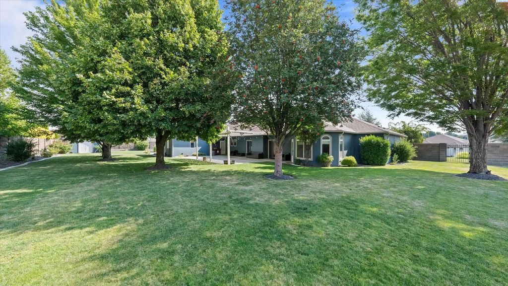 1191 Pinto Loop, Richland