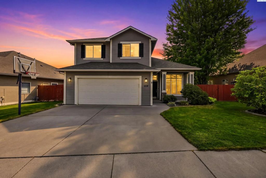 1928 Penny Royal Ave, Richland