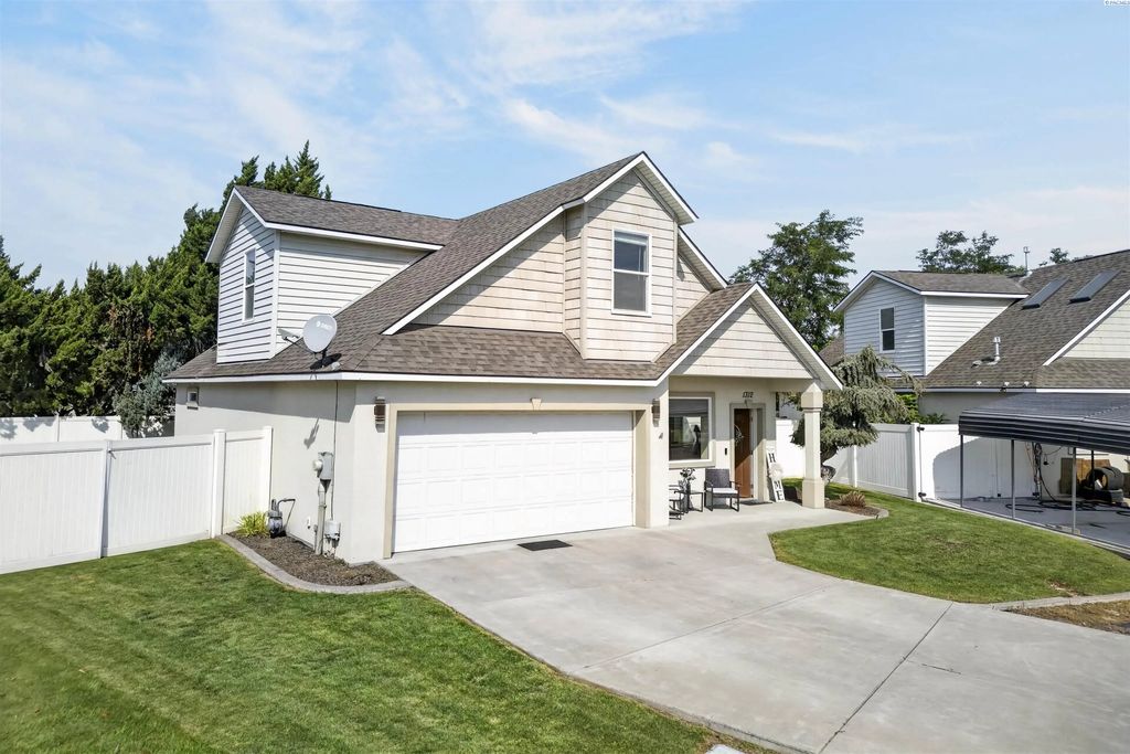 1312 N 37th Ct, Pasco