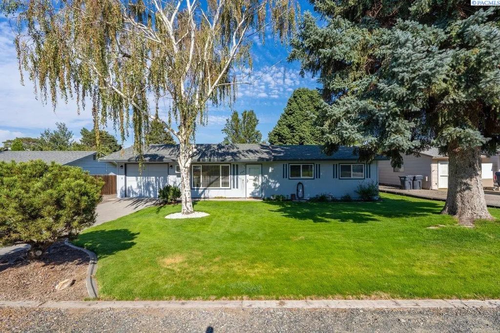 484 S 41st Ave, West Richland