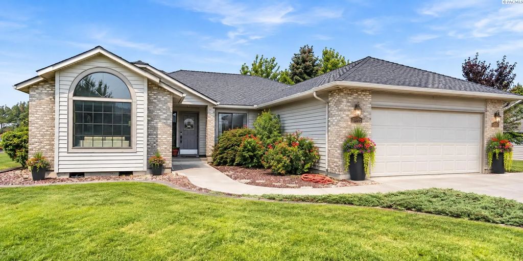 3504 S Reed Court, Kennewick