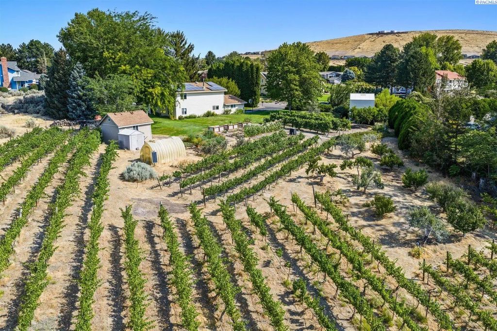 97603 E Alhambra Rd, Kennewick