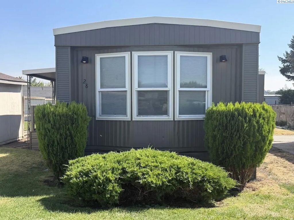 2105 N Steptoe St #28 28, Kennewick