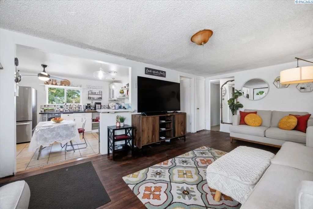 1603 N 12th Ave., Pasco