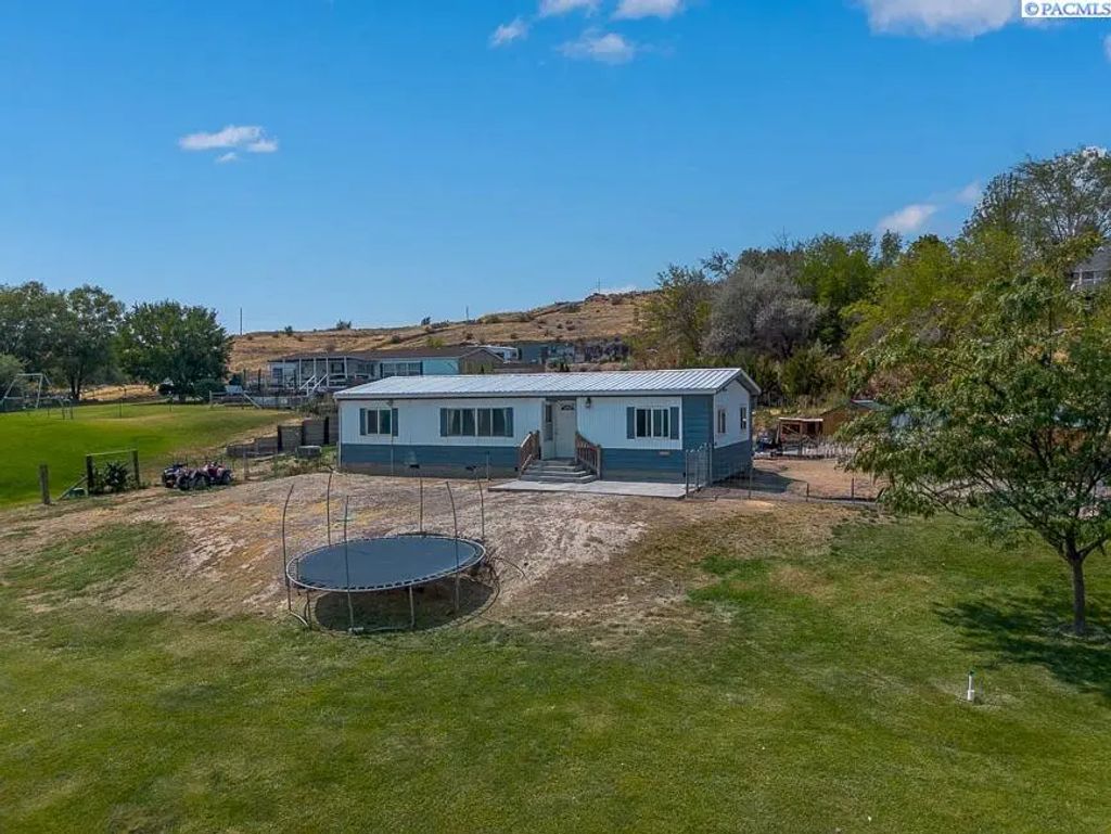 70706 N State Route 225, Benton City