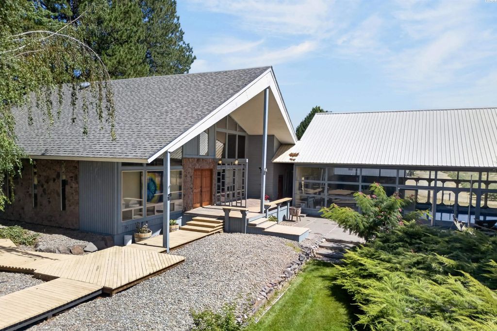119501 W Mccreadie Rd., Prosser