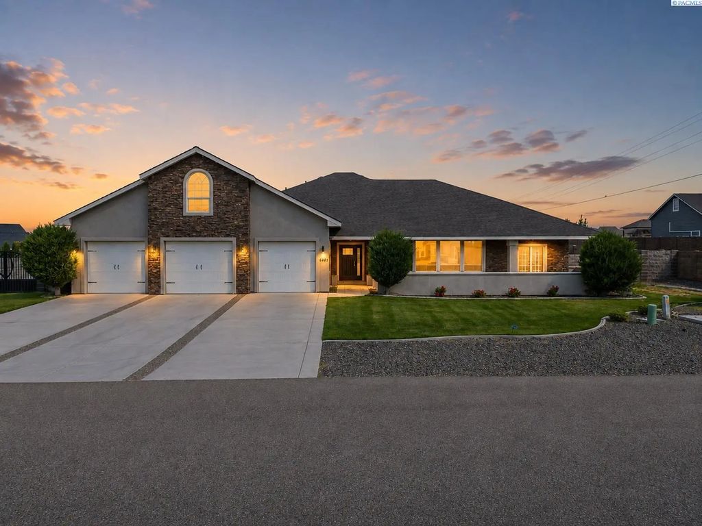 6401 Eagle Crest Drive, Pasco