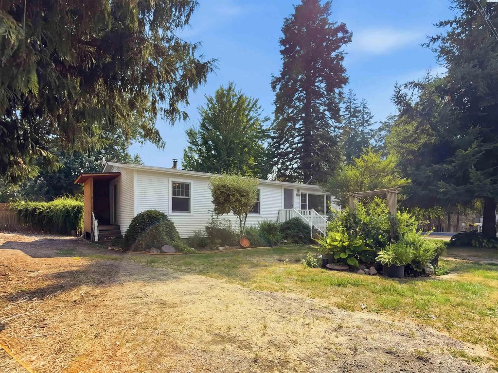 302 E Chestnut, Farmington