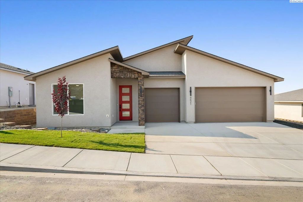 6621 W 27th Ave, Kennewick