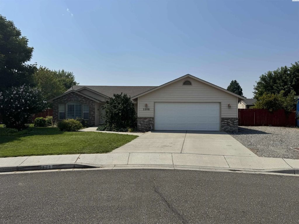 5208 Mockingbird Court, West Richland