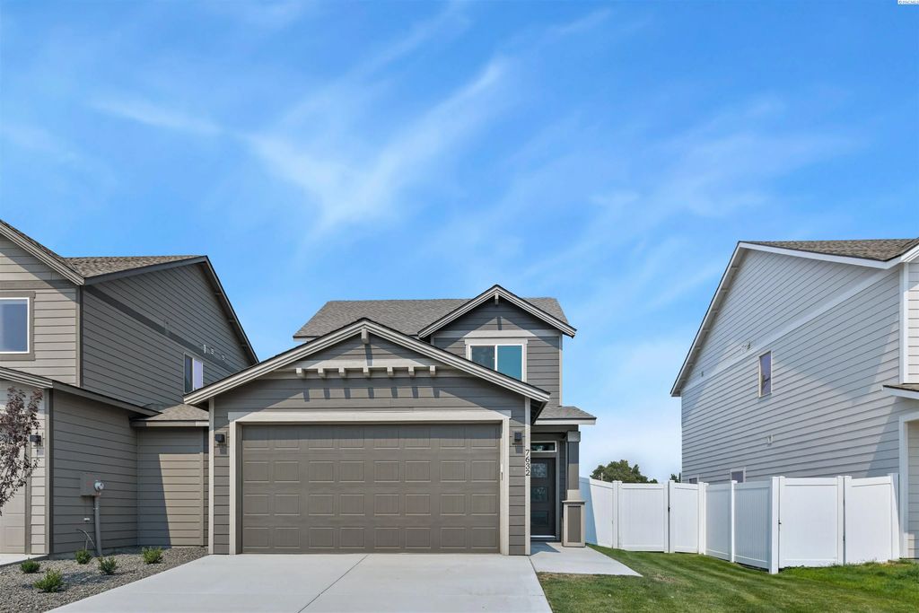 7632 Grapevine Ct, West Richland