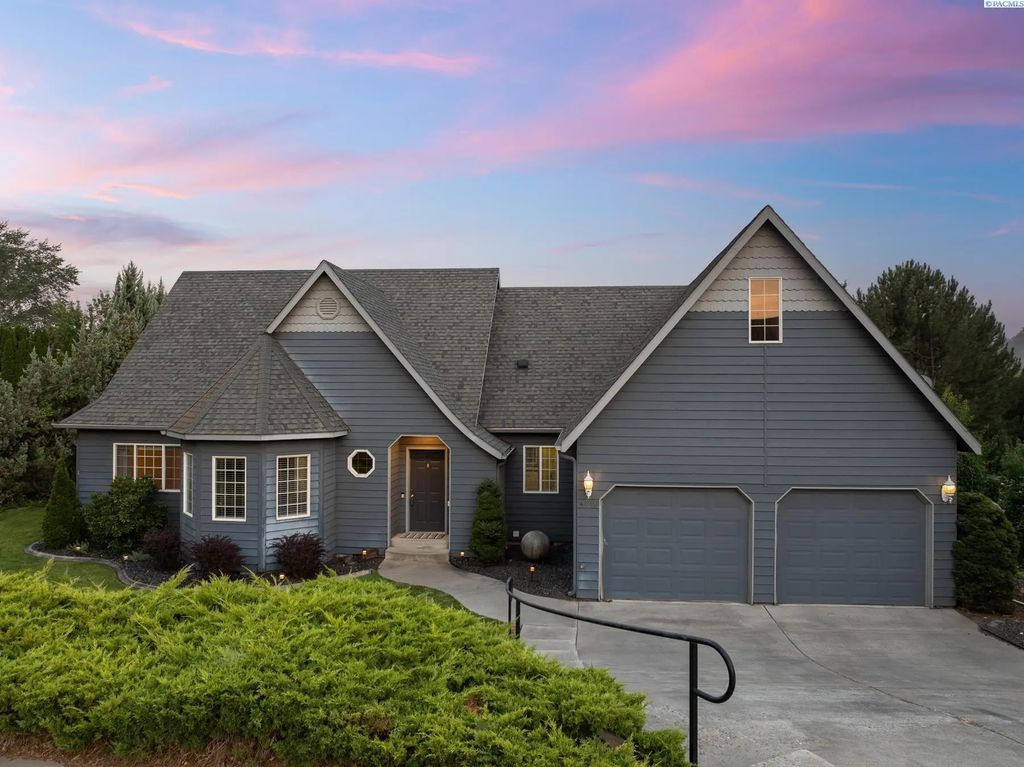 4010 Meadow Beauty Dr, Pasco