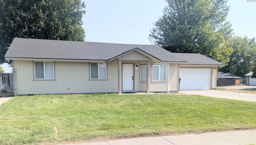3142 Primrose St, West Richland