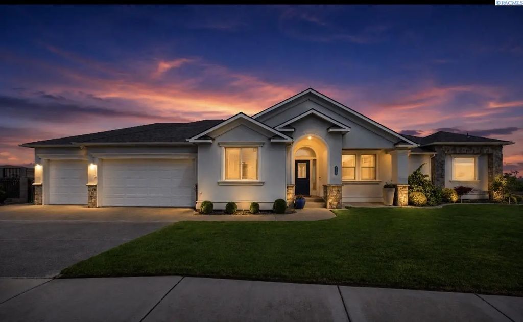 505 Thebes St., West Richland