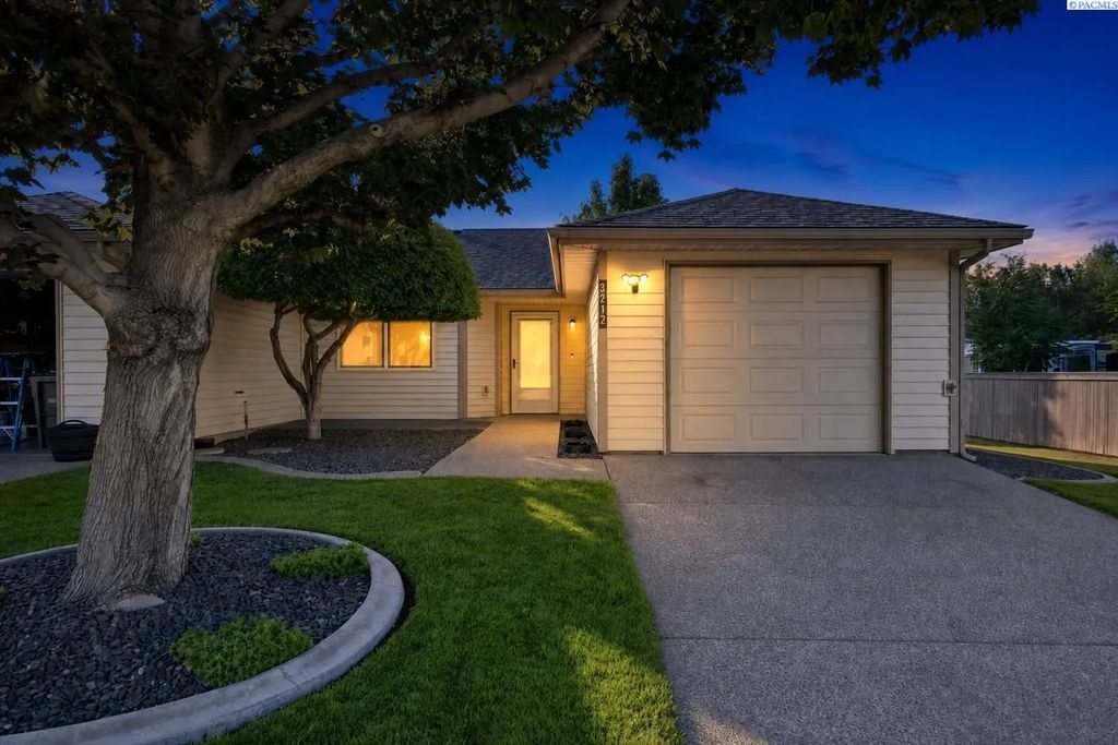 3212 S Huntington St, Kennewick