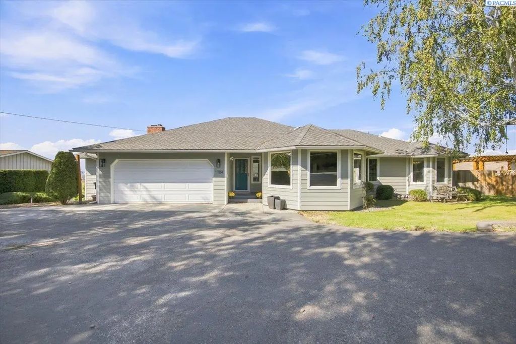 1104 Fellows Dr, Yakima