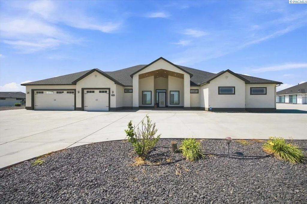 2075 Fraser Dr, Pasco