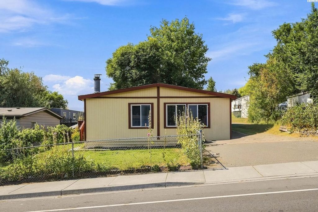 353 N 62nd St, West Richland