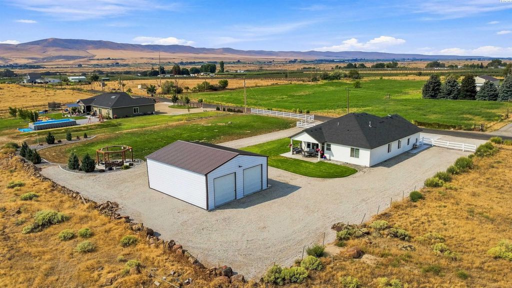 217 Lower County Line Rd, Prosser