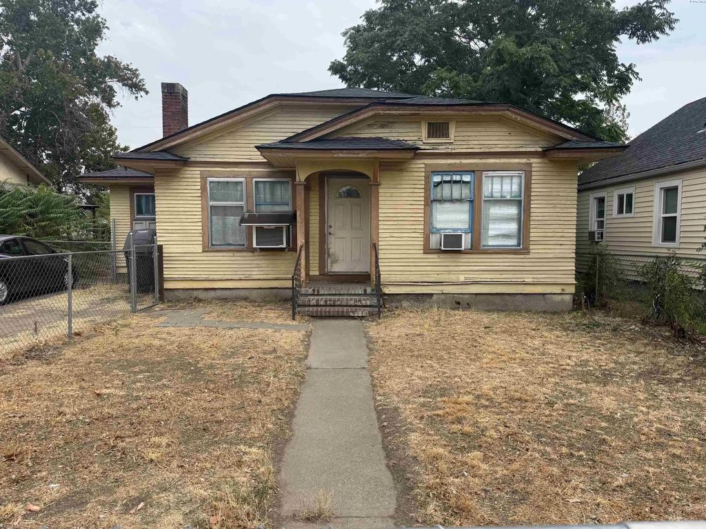 913 S 3rd Ave, Yakima