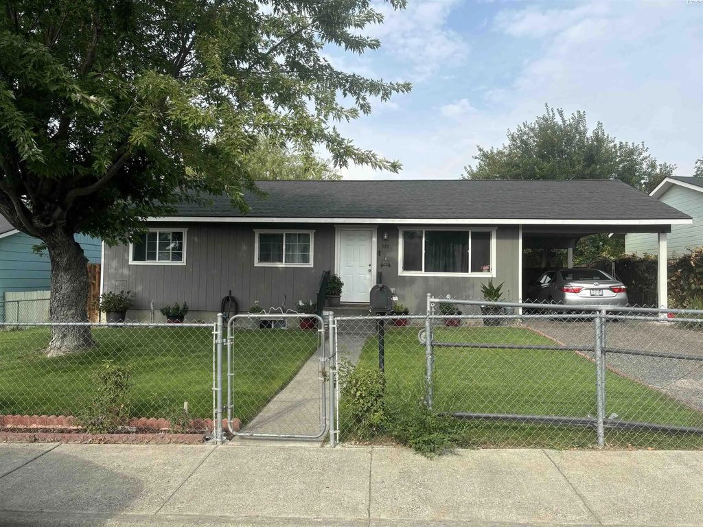 520 S Douglas Ave, Pasco
