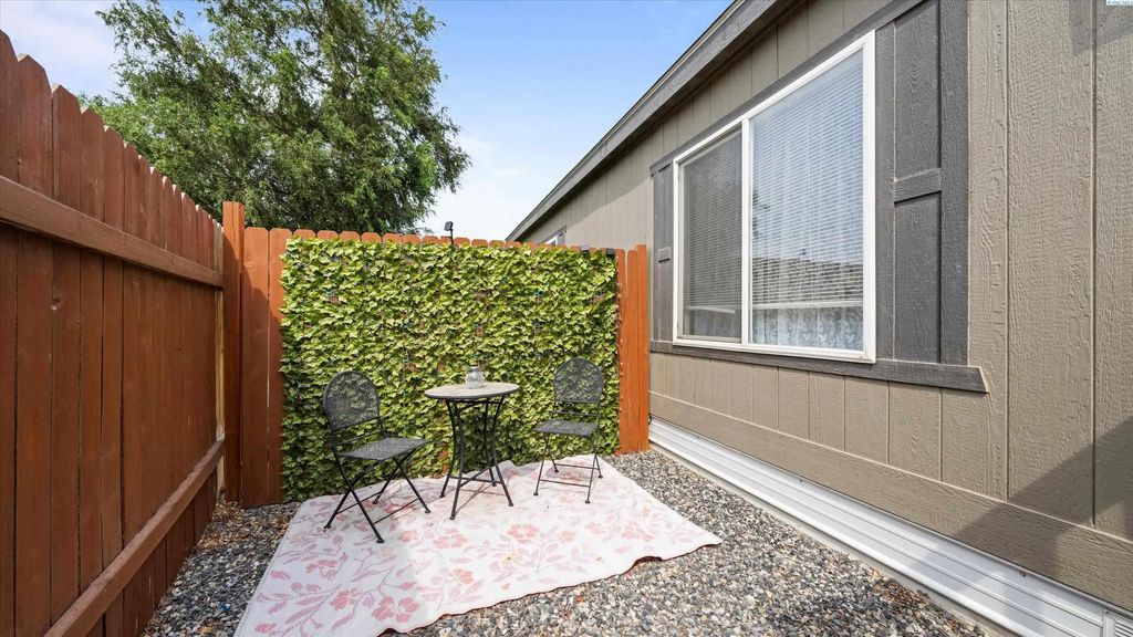 200802 E Game Farm Rd 148, Kennewick