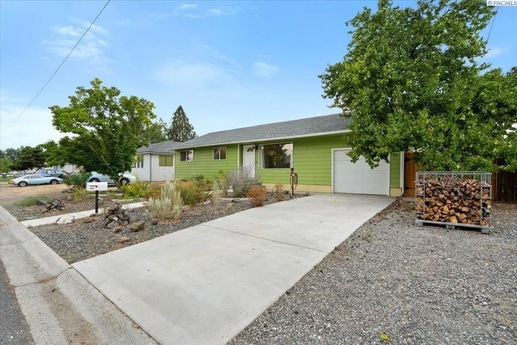 2035 Blue Ave, Richland