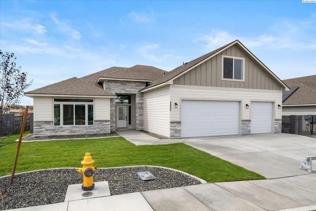 2892 S Alaska St, Kennewick