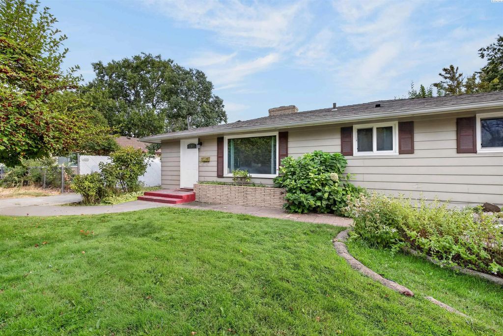 24 E 14th Ave, Kennewick