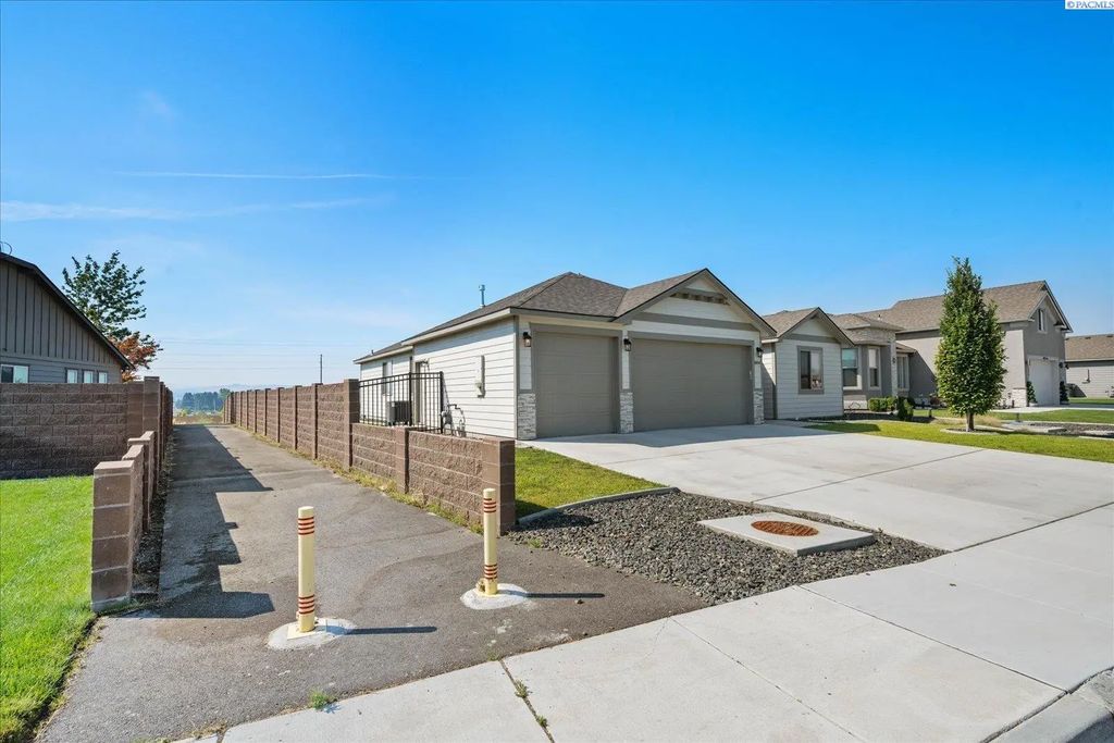 8004 Massey Dr, Pasco
