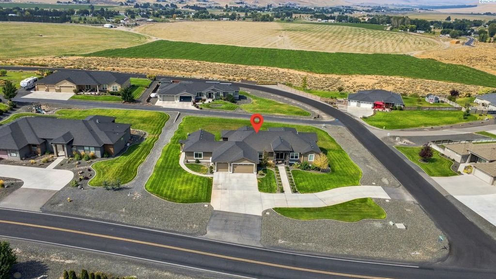 72305 E Reata Rd, Kennewick