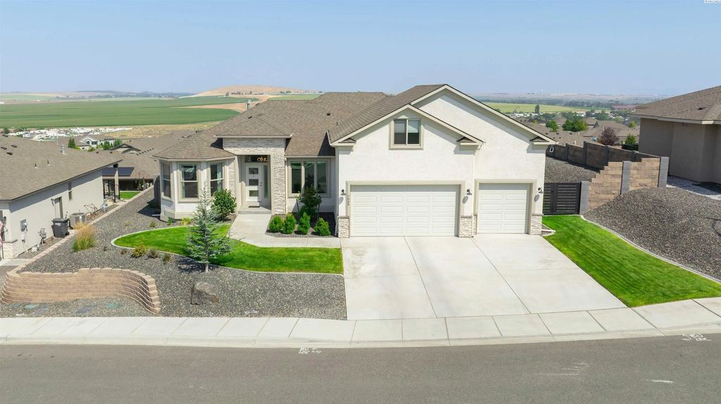 7066 Corsica St, West Richland