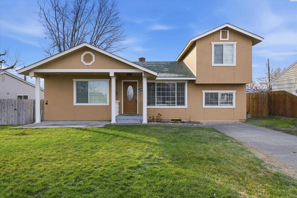 2009 W 3rd Ave., Kennewick