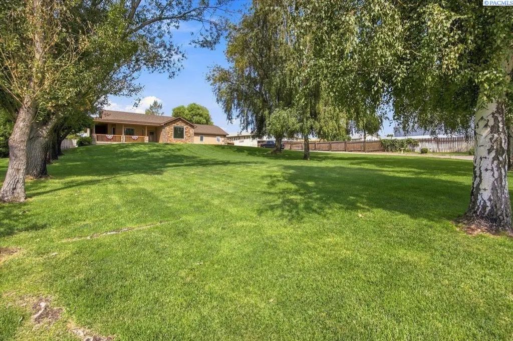 8607 Maple, Pasco