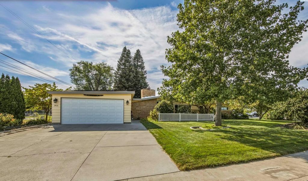 1821 Thayer Drive, Richland